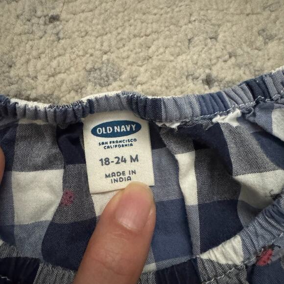 Old Navy 2 Piece Ladybug Set - Picture 3 of 4